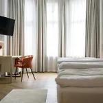 Dilo Apartments 150 Sqm Modern Historic Apartments For 12 Guests Lägenhet