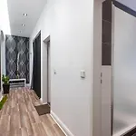 Dilo Apartments 150 Sqm Modern Historic Apartments For 12 Guests Apartmán *