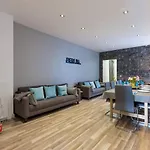 Dilo 150 Sqm Modern Historic For 12 Guests Apartment