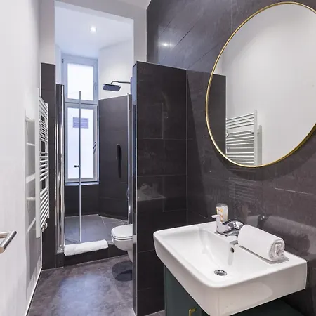 Apartmán Dilo Apartments 150 Sqm Modern Historic Apartments For 12 Guests *