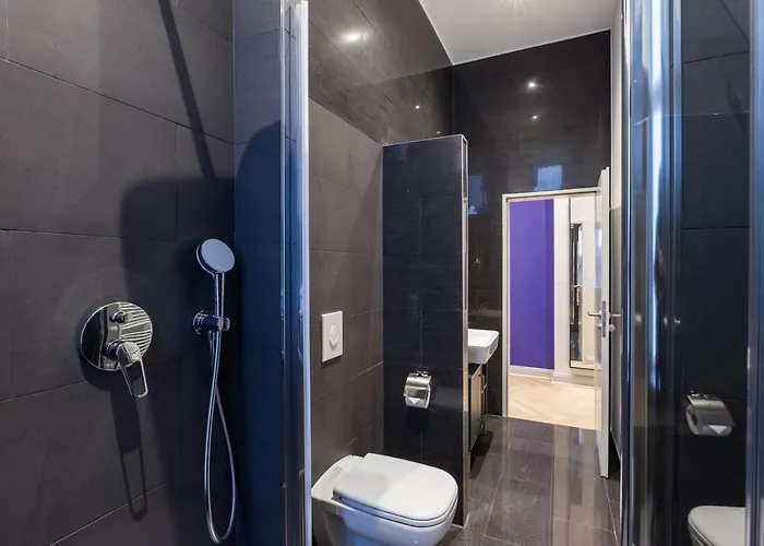 Dilo Apartments 150 Sqm Modern Historic Apartments For 12 Guests شقة *