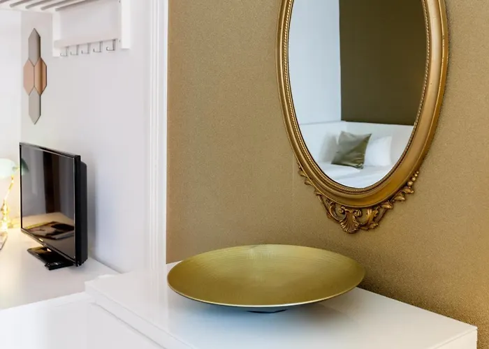 Dilo Apartments 150 Sqm Modern Historic Apartments For 12 Guests *