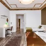 Dilo Apartments 150 Sqm Modern Historic Apartments For 12 Guests