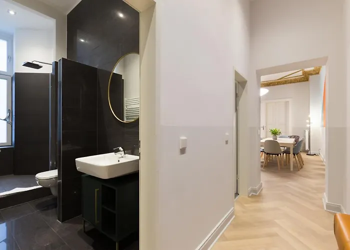 Dilo Apartments 150 Sqm Modern Historic Apartments For 12 Guests *