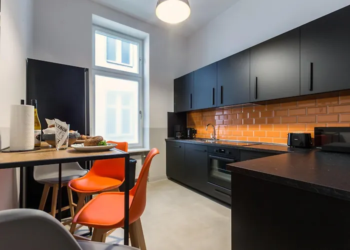 アパート Dilo Apartments 150 Sqm Modern Historic Apartments For 12 Guests *